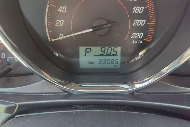 Used Toyota YARiS L Zhi Xiang 2021 1.5L CVT Leading Edition Odometer Close Up