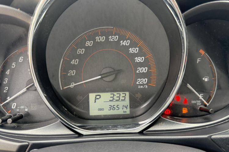 Used Toyota YARiS L Zhi Xiang 2021 1.5L CVT Leading Edition Odometer Close Up