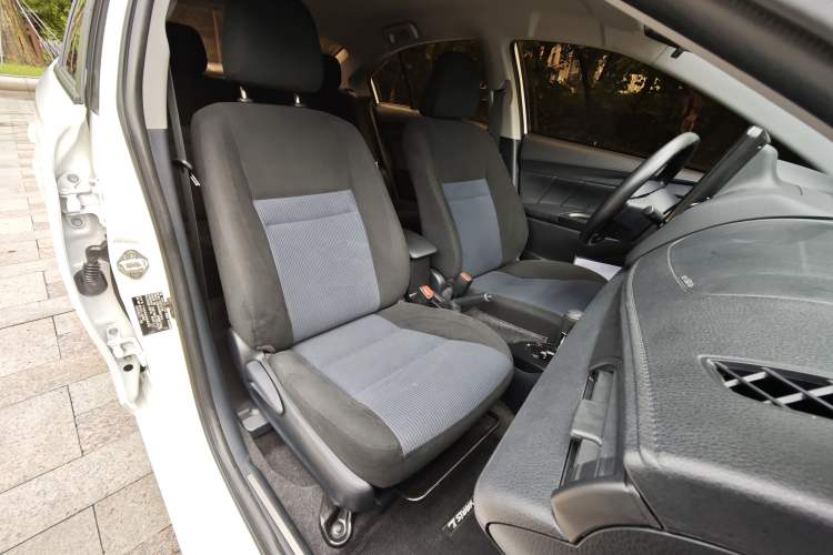 Used Toyota YARiS L Zhi Xiang 2021 1.5L CVT Leading Edition Right Front Seat