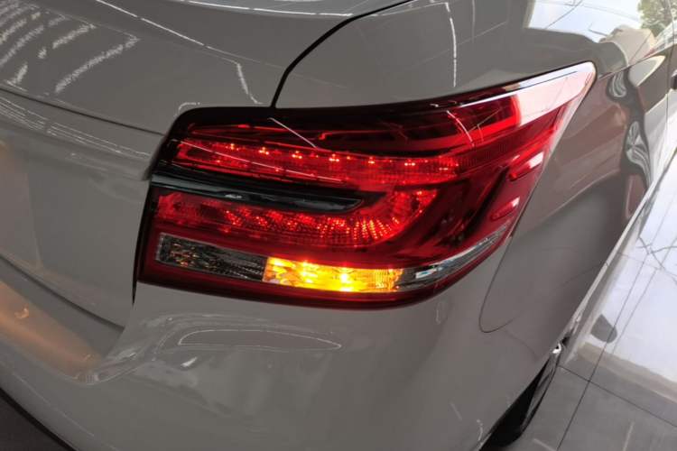 Used Toyota YARiS L Zhi Xiang 2021 1.5L CVT Leading Edition Right Rear Taillight