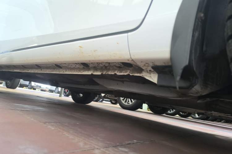 Used Toyota YARiS L Zhi Xiang 2021 1.5L CVT Leading Edition Right Side Sill