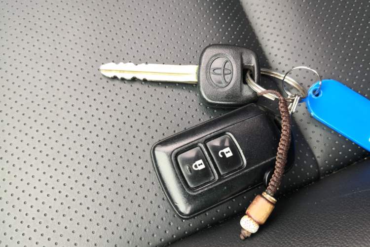 Used Toyota YARiS L Zhi Xiang 2021 1.5L CVT Luxury Edition Vehicle Key