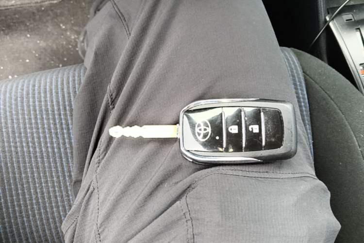 Used Toyota YARiS L Zhi Xiang 2021 1.5L CVT Leading Edition Vehicle Key