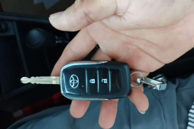Used Toyota YARiS L Zhi Xiang 2021 1.5L CVT Leading Edition Vehicle Key