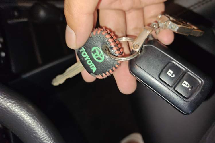 Used Toyota YARiS L Zhi Xiang 2021 1.5L CVT Leading Edition Vehicle Key