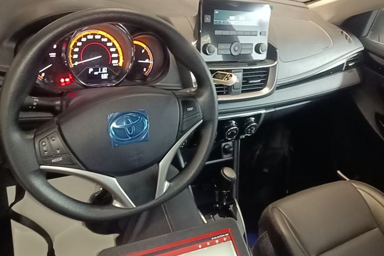 Used Toyota YARiS L Zhi Xiang 2022 1.5L CVT Luxury PLUS Edition Center Console