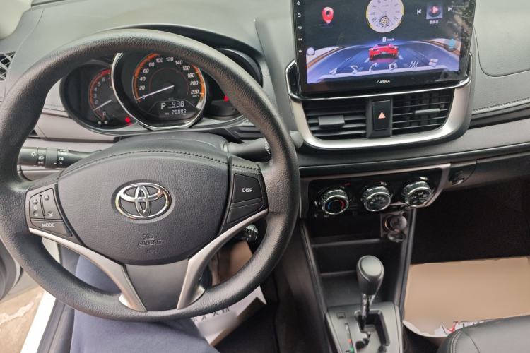 Used Toyota YARiS L Zhi Xiang 2022 1.5L CVT Leading PLUS Edition Center Console