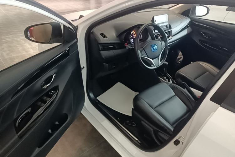 Used Toyota YARiS L Zhi Xiang 2022 1.5L CVT Luxury PLUS Edition Driver Seat