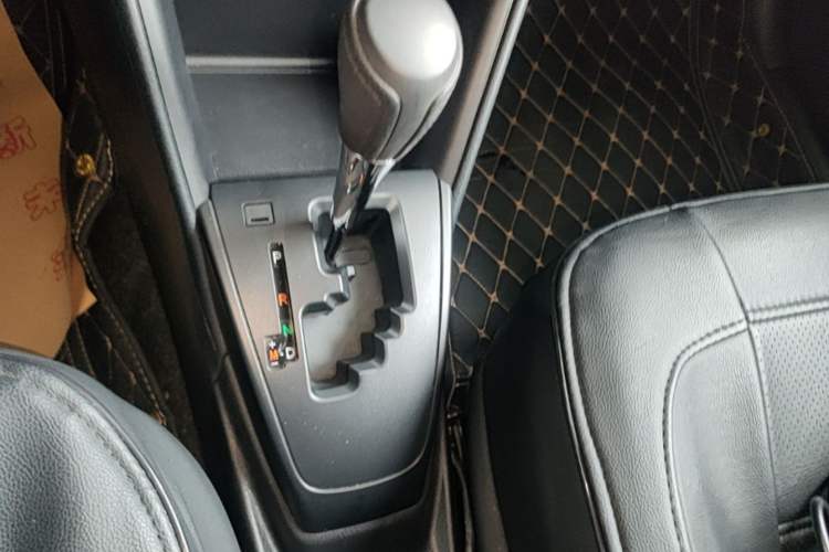 Used Toyota YARiS L Zhi Xiang 2022 1.5L CVT Leading PLUS Edition Gear Lever