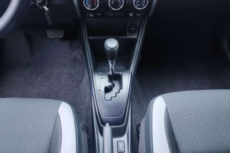 Used Toyota YARiS L Zhi Xiang 2022 1.5L CVT Leading PLUS Edition Gear Lever