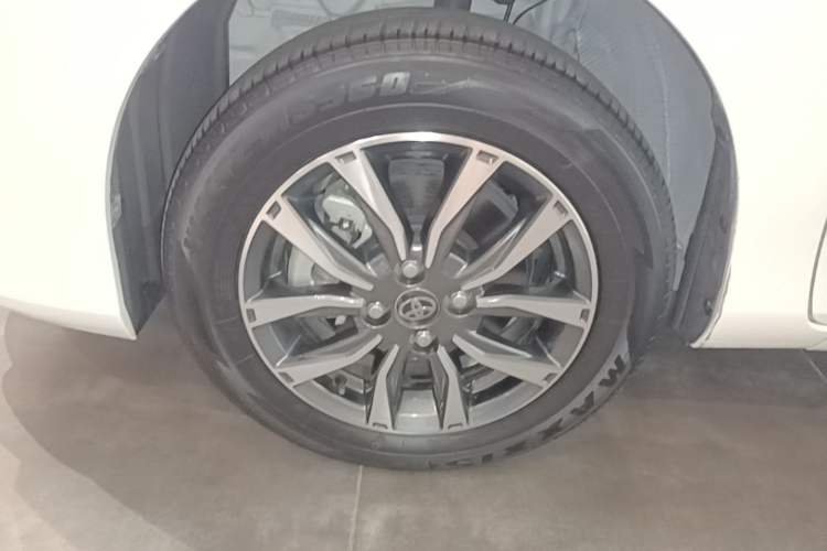 Used Toyota YARiS L Zhi Xiang 2022 1.5L CVT Luxury PLUS Edition Left Front Wheel Hub