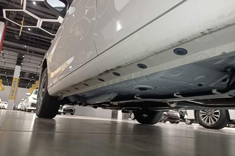 Used Toyota YARiS L Zhi Xiang 2022 1.5L CVT Luxury PLUS Edition Left Side Sill