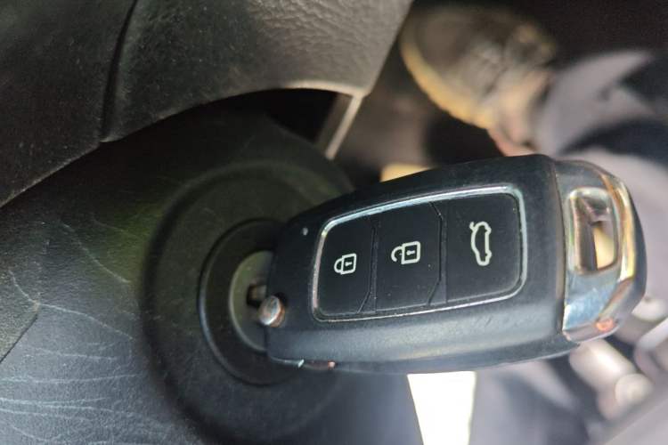 Used Toyota YARiS L Zhi Xiang 2022 1.5L CVT Leading PLUS Edition Vehicle Key