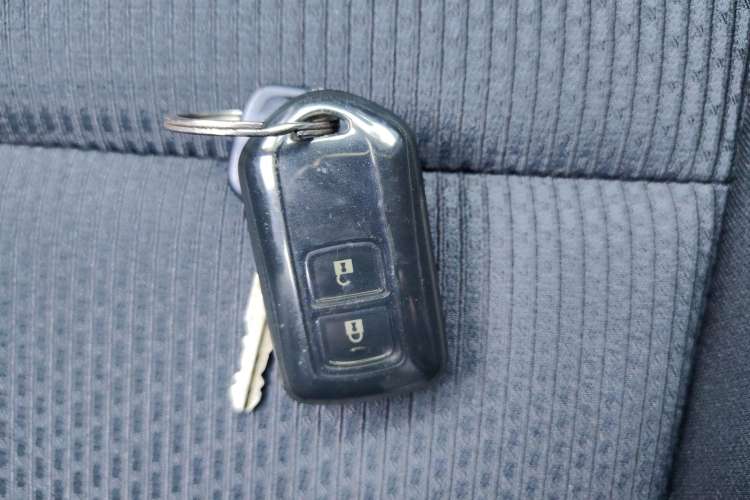 Used Toyota YARiS L Zhi Xiang 2022 1.5L CVT Leading PLUS Edition Vehicle Key