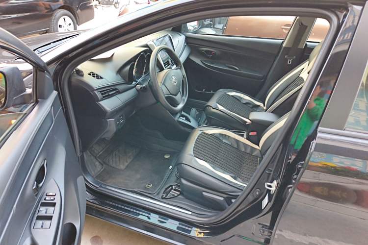 Used Toyota YARiS L Zhi Xuan 2016 Revised 1.5E CVT Charming Edition Interior 3