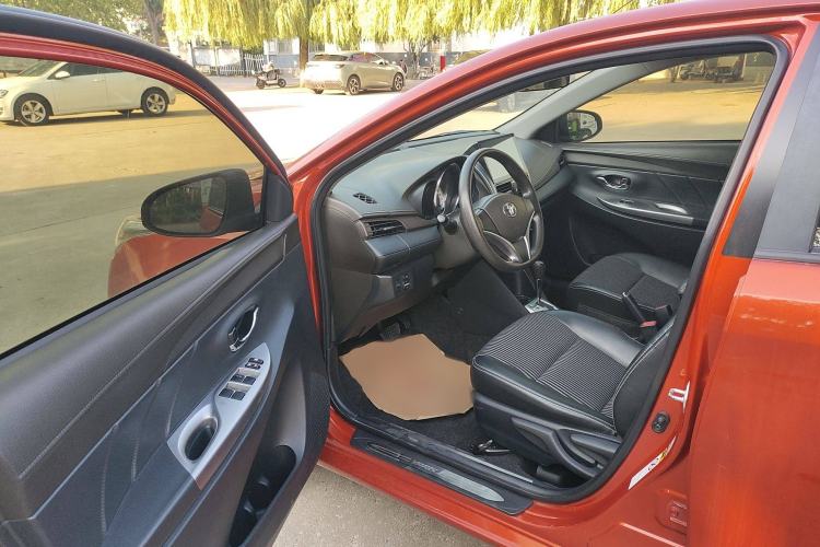 Used Toyota YARiS L Zhi Xuan 2015 1.5G Automatic Orange Limited Edition Interior 3