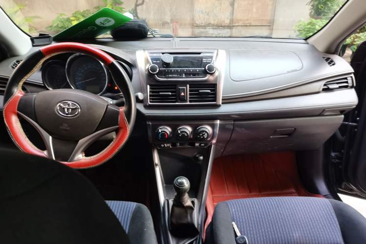Used Toyota YARiS L Zhi Xuan 2014 1.5G Manual Xuan Dong Edition Center Console
