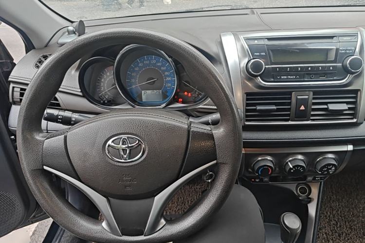 Used Toyota YARiS L Zhi Xuan 2014 1.5G Automatic Xuan Dong Edition Center Console