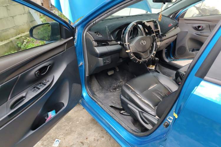Used Toyota YARiS L Zhi Xuan 2014 1.3E Automatic Charm Edition Driver Seat