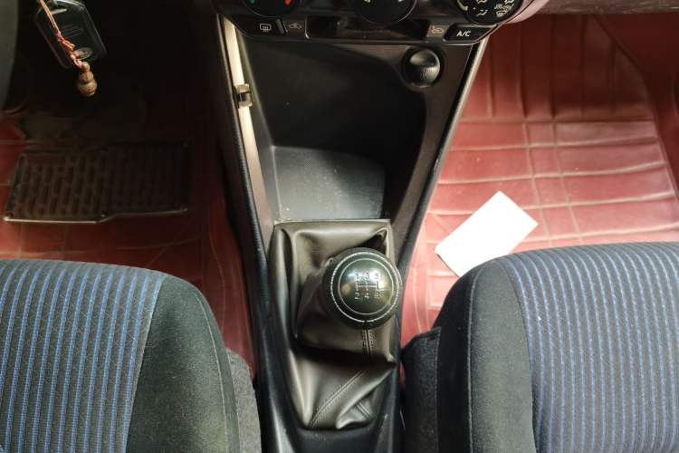 Used Toyota YARiS L Zhi Xuan 2014 1.5G Manual Xuan Dong Edition Gear Lever