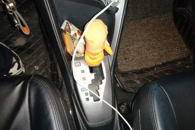 Used Toyota YARiS L Zhi Xuan 2014 1.5G Automatic Xuan Dong Edition Gear Lever
