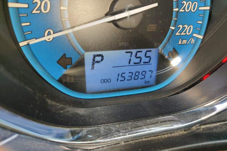 Used Toyota YARiS L Zhi Xuan 2014 1.3E Automatic Charm Edition Odometer Close Up