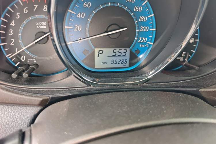 Used Toyota YARiS L Zhi Xuan 2014 1.3E Automatic Charm Edition Odometer Close Up