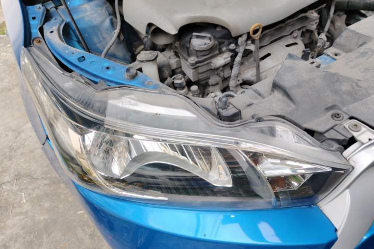 Used Toyota YARiS L Zhi Xuan 2014 1.3E Automatic Charm Edition Right Front Headlight
