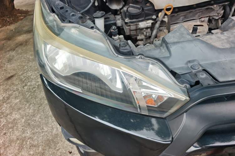Used Toyota YARiS L Zhi Xuan 2014 1.3E Automatic Charm Edition Right Front Headlight