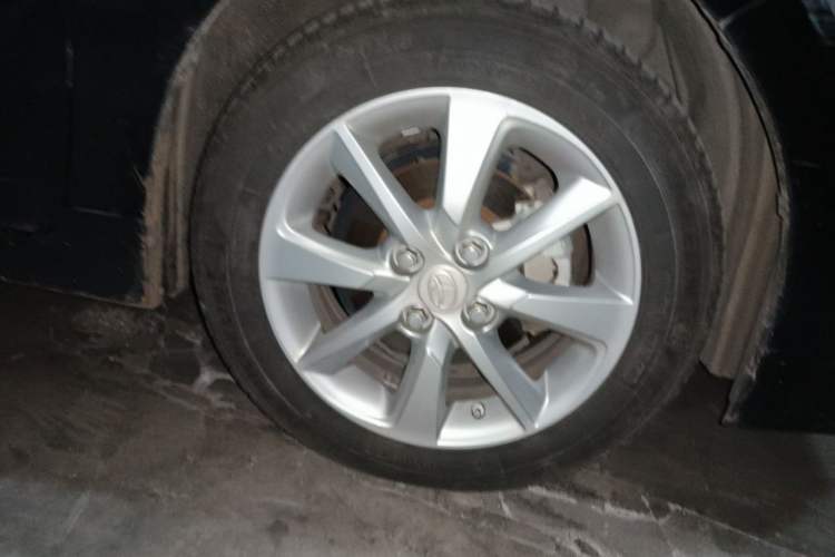 Used Toyota YARiS L Zhi Xuan 2014 1.5G Automatic Xuan Dong Edition Right Front Wheel Hub