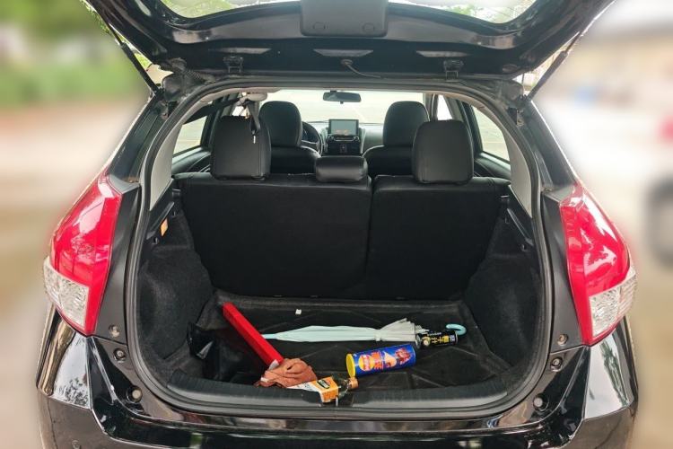 Used Toyota YARiS L Zhi Xuan 2014 1.3E Automatic Charm Edition Trunk