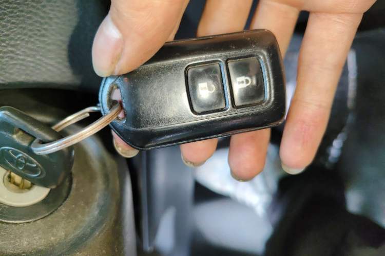 Used Toyota YARiS L Zhi Xuan 2014 1.3E Automatic Charm Edition Vehicle Key