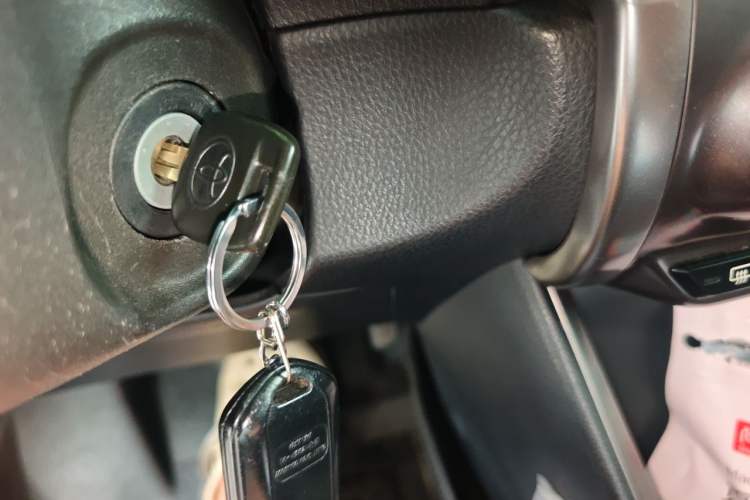 Used Toyota YARiS L Zhi Xuan 2014 1.3E Automatic Charm Edition Vehicle Key