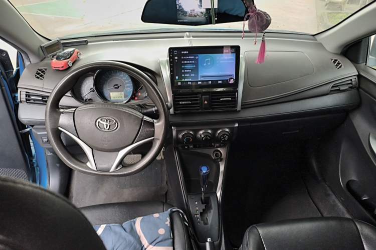Used Toyota YARiS L Zhi Xuan 2014 1.5G Automatic Xuan Dong Edition Center Console