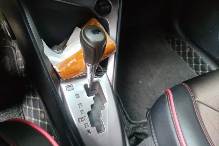 Used Toyota YARiS L Zhi Xuan 2014 1.5G Automatic Xuan Dong Edition Gear Lever