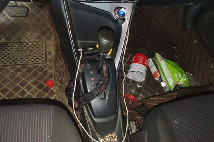 Used Toyota YARiS L Zhi Xuan 2014 1.3E Automatic Charm Edition Gear Lever