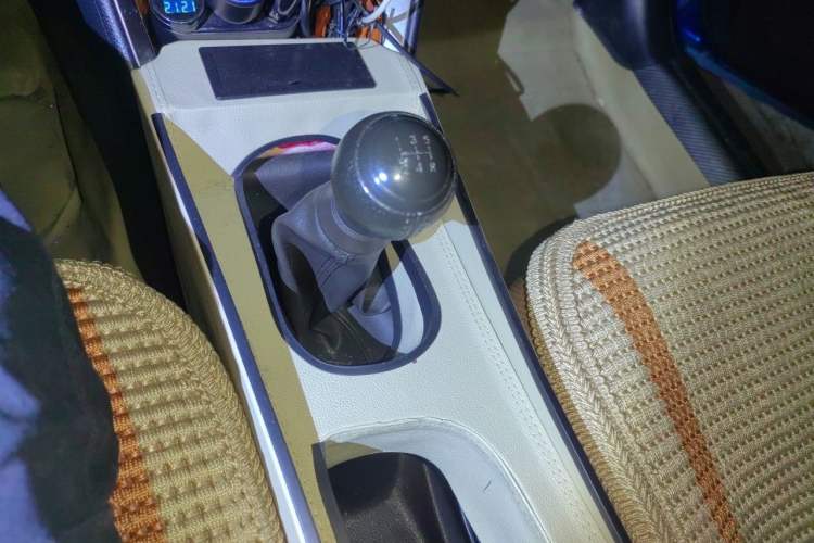 Used Toyota YARiS L Zhi Xuan 2014 1.5G Manual Xuan Dong Edition Gear Lever