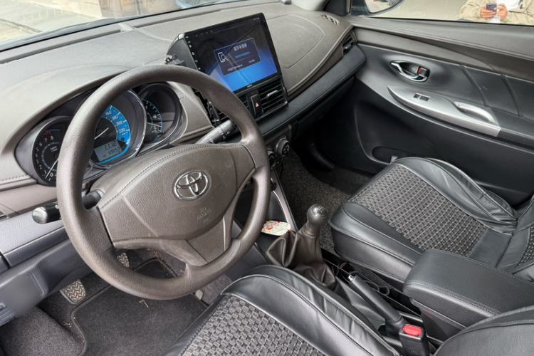 Used Toyota YARiS L Zhi Xuan 2014 1.3E Manual Charm Edition Interior 1