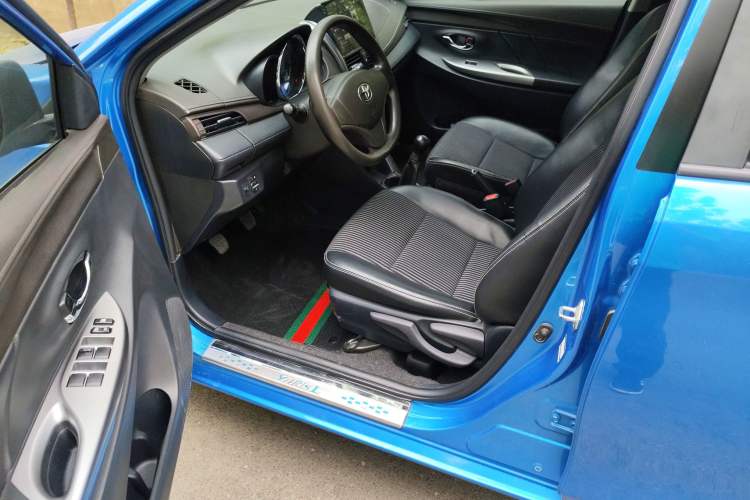 Used Toyota YARiS L Zhi Xuan 2014 1.3E Manual Charm Edition Interior 1