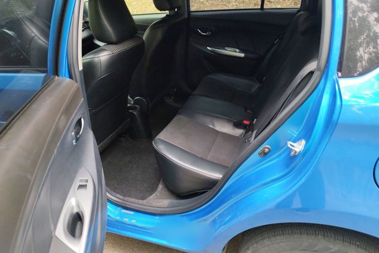 Used Toyota YARiS L Zhi Xuan 2014 1.3E Manual Charm Edition Interior 2