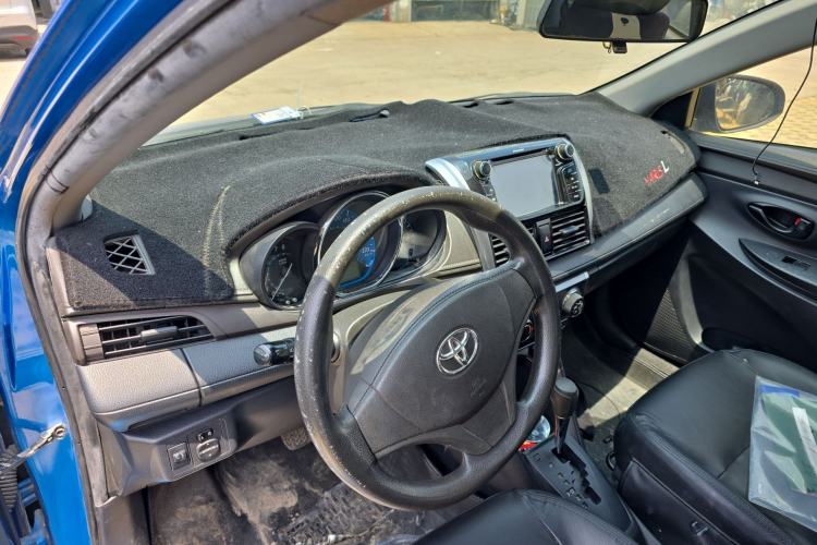 Used Toyota YARiS L Zhi Xuan 2014 1.3E Automatic Charm Edition Interior 3