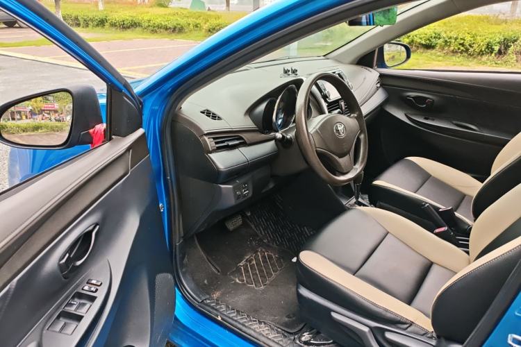 Used Toyota YARiS L Zhi Xuan 2014 1.3E Automatic Charm Edition Interior 3