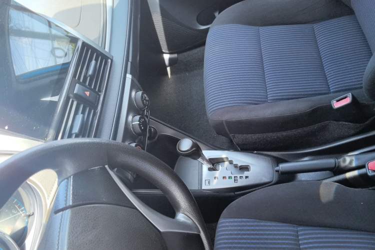 Used Toyota YARiS L Zhi Xuan 2014 1.5G Automatic Xuan Dong Edition Interior 5