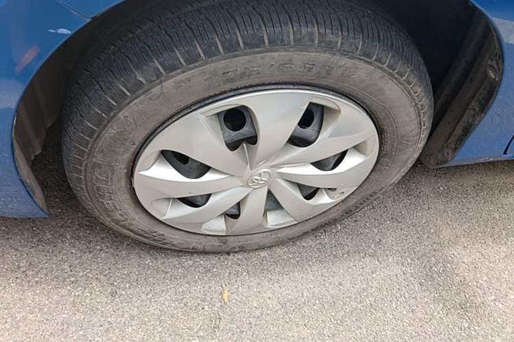 Used Toyota YARiS L Zhi Xuan 2014 1.3E Manual Charm Edition Left Front Wheel Hub