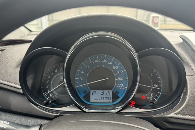 Used Toyota YARiS L Zhi Xuan 2014 1.3E Automatic Charm Edition Odometer Close Up