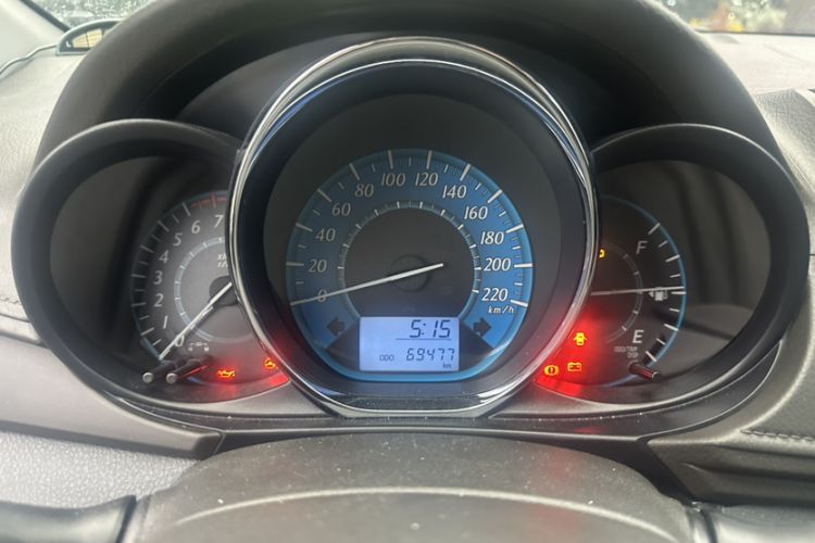 Used Toyota YARiS L Zhi Xuan 2014 1.3E Manual Charm Edition Odometer Close Up