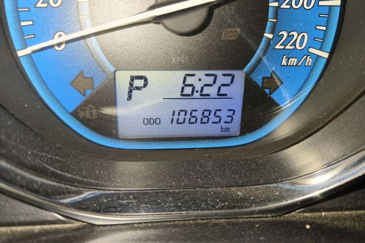 Used Toyota YARiS L Zhi Xuan 2014 1.5G Automatic Xuan Dong Edition Odometer Close Up