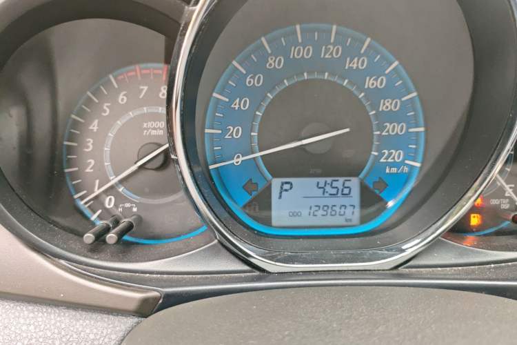 Used Toyota YARiS L Zhi Xuan 2014 1.3E Automatic Charm Edition Odometer Close Up
