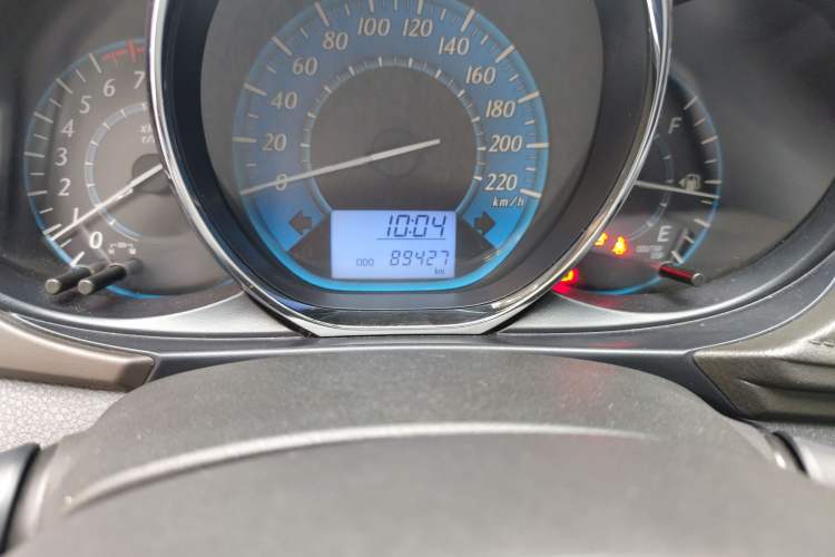 Used Toyota YARiS L Zhi Xuan 2014 1.3E Manual Charm Edition Odometer Close Up