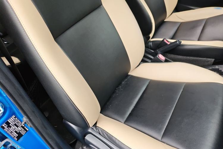 Used Toyota YARiS L Zhi Xuan 2014 1.3E Automatic Charm Edition Right Front Seat